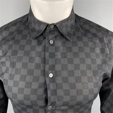 louis vuitton button up big v